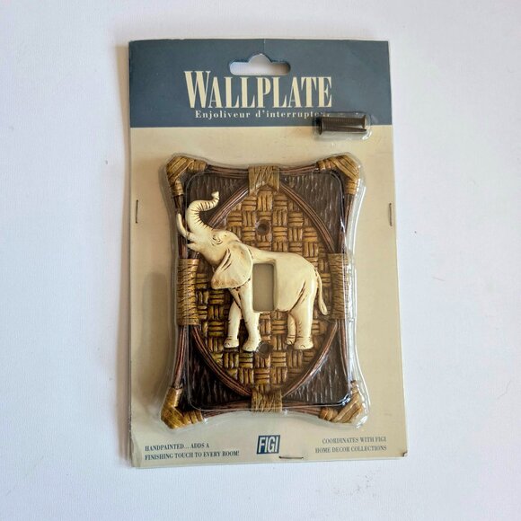 vintage wall plate Other - Vintage 2001 hand painted wall plate single outlet cover with  elephant design.